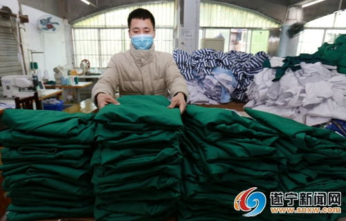 迪枫服装生产15000件医用服装保证全市医院供给